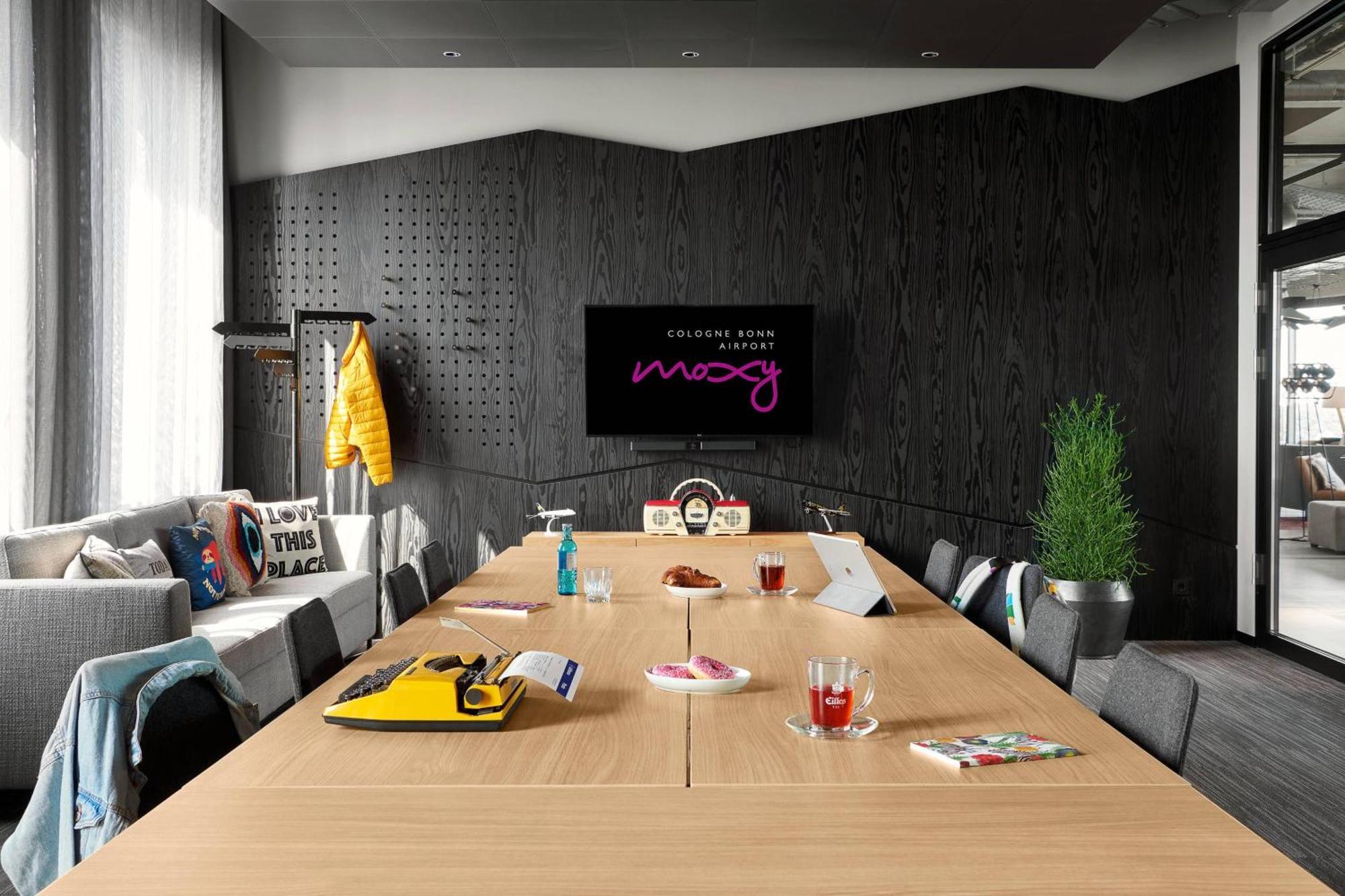 Moxy Bonn Airport