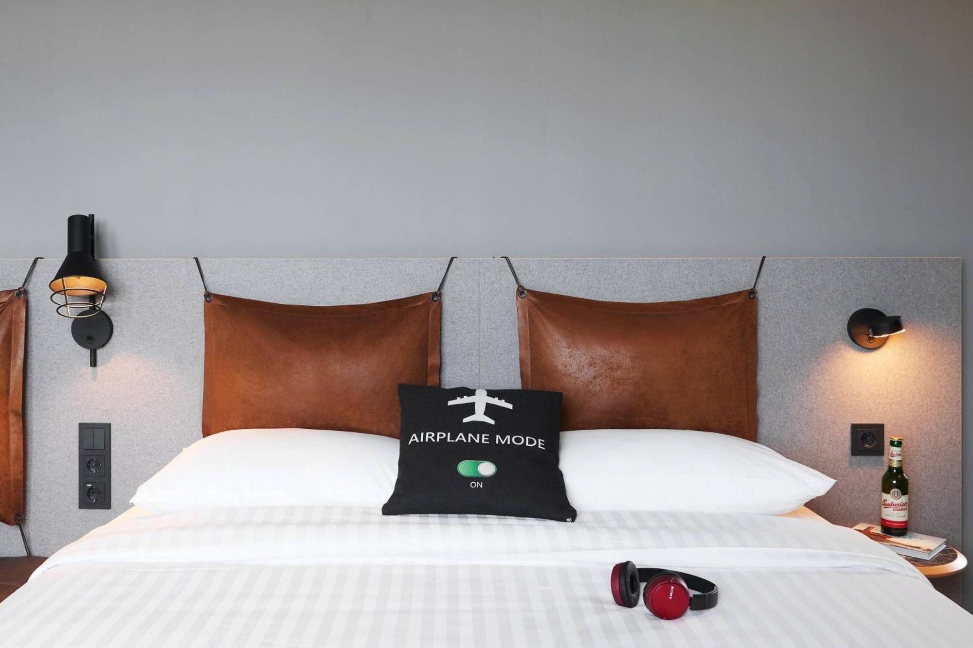 Moxy Bonn Airport Hotel
