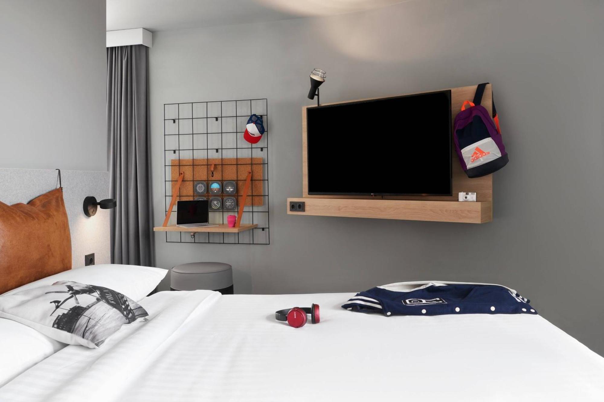 Moxy Bonn Airport Hotel 3*