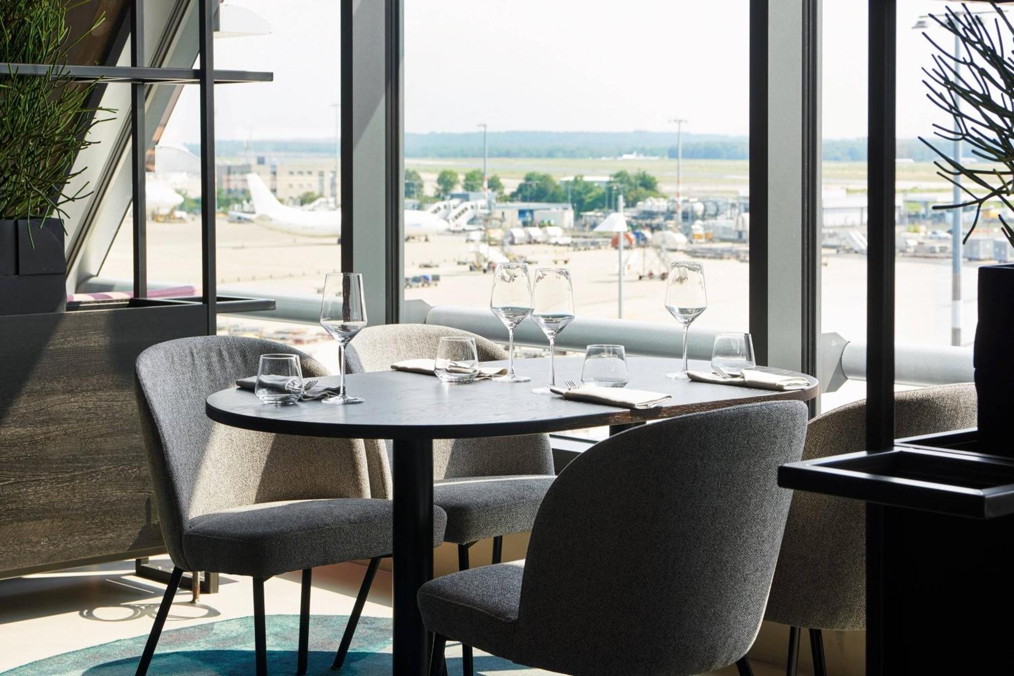 Hotel Moxy Bonn Airport