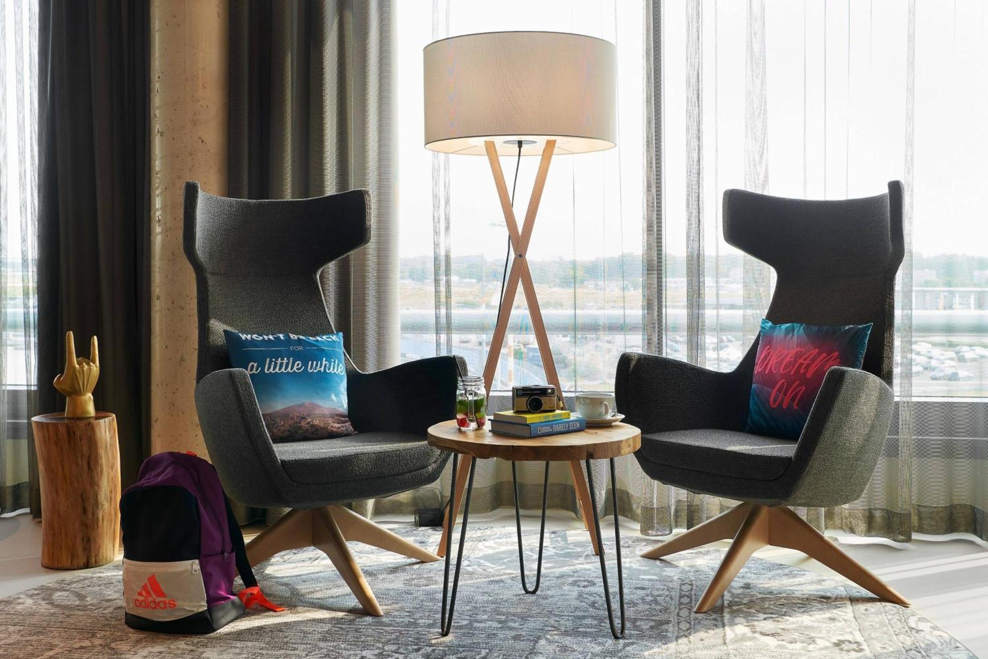 Moxy Bonn Airport 3*