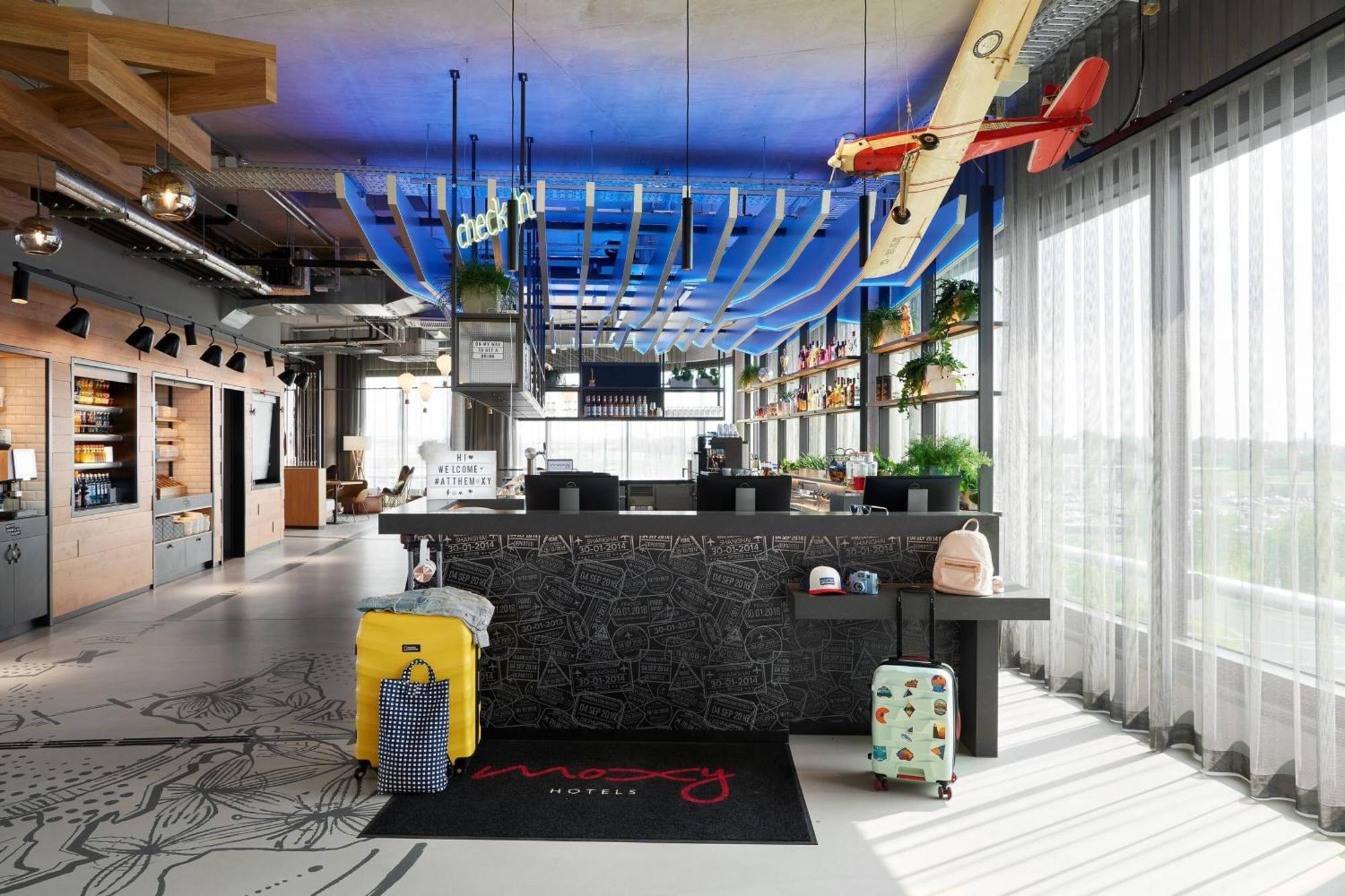 Moxy Bonn Airport Hotel 3*