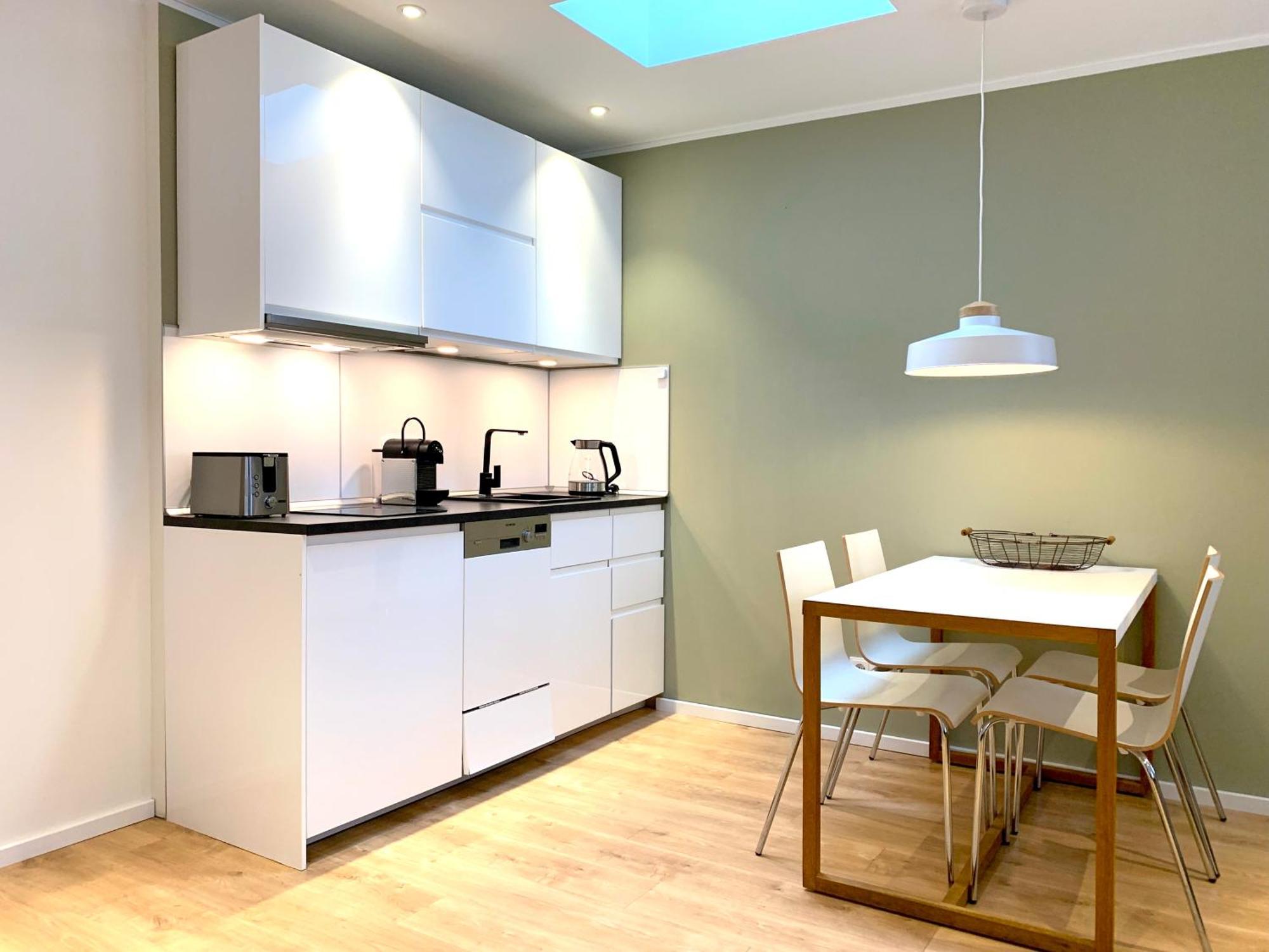 Schoene 3-zimmer-wohnung In Koeln-brueck Mit Eigenem Parkplatz