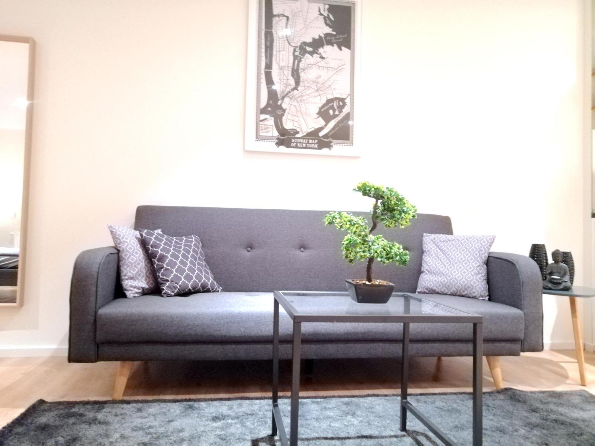 Apartment Schoene 3-zimmer-wohnung In Koeln-brueck Mit Eigenem Parkplatz *