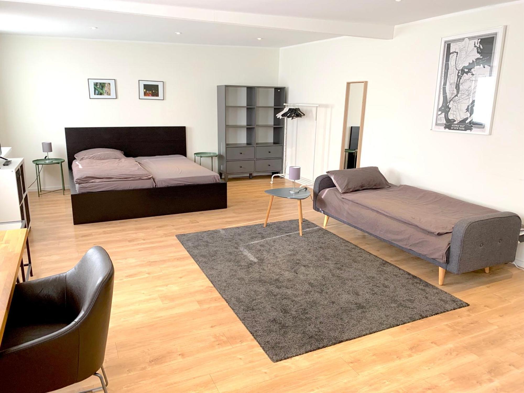 Schoene 3-zimmer-wohnung In Koeln-brueck Mit Eigenem Parkplatz