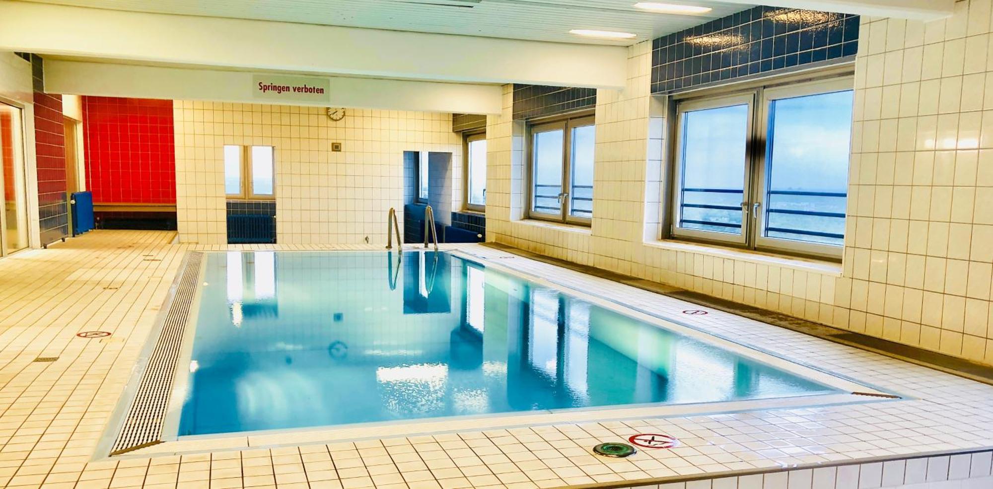 Appartement Domspitzen-blick, Cooles 2 Mit Indoor-swimmingpool Auf Dem Dach, Kueche Und Smart-tv Keulen