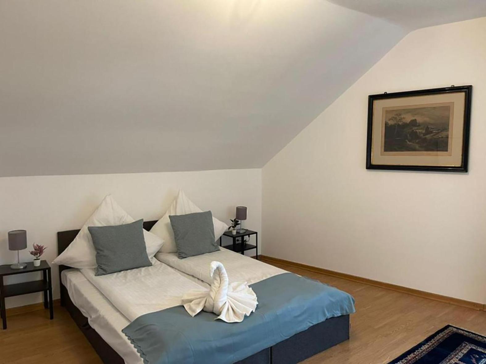 Bright And Stylish Steps Away From The Rhine * Keulen