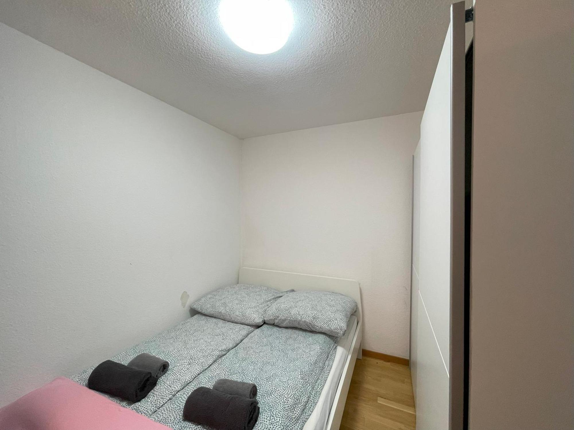 Cozy In Neusser Street Apartment *