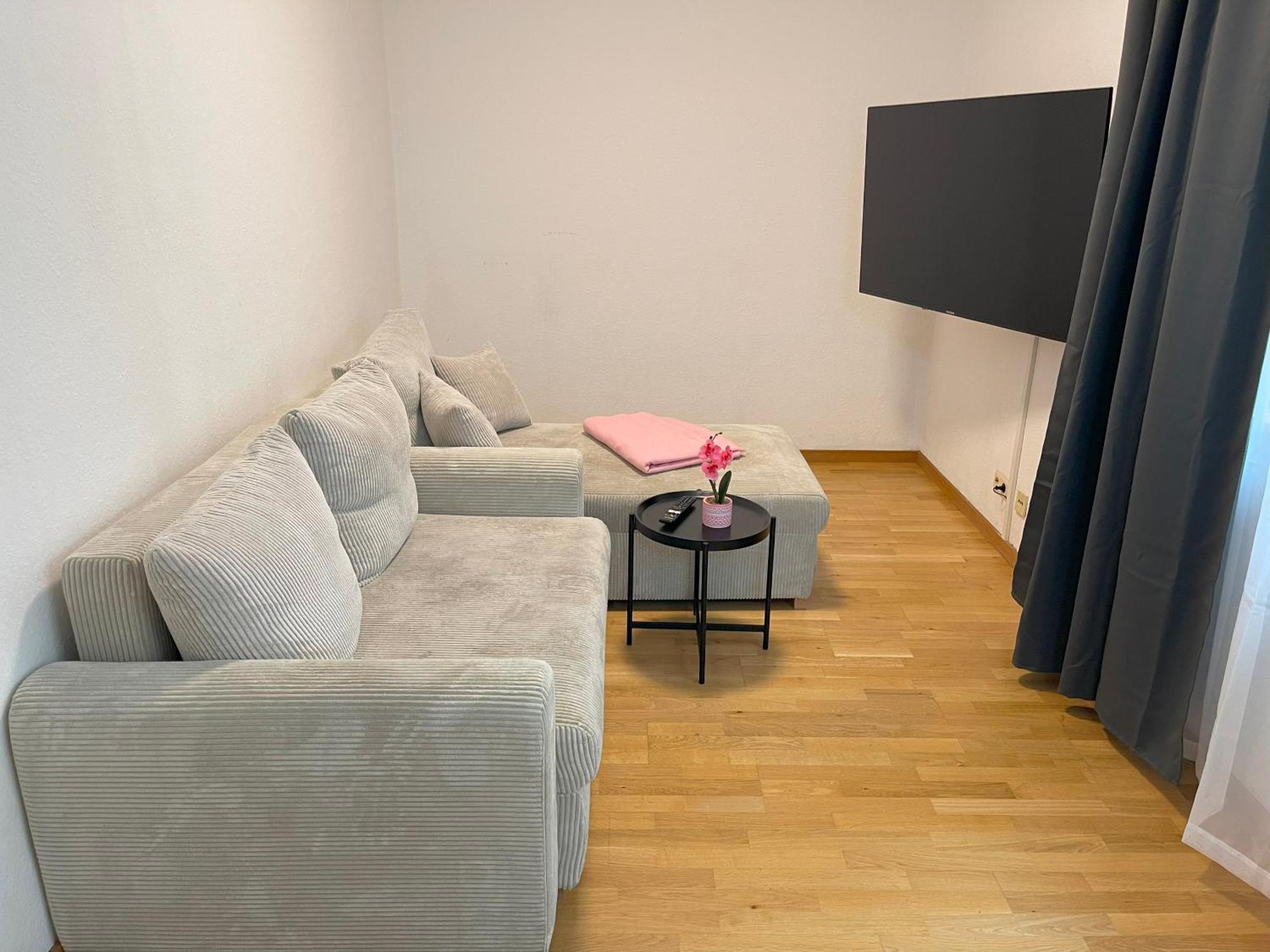 Cozy In Neusser Street Apartment Cologne