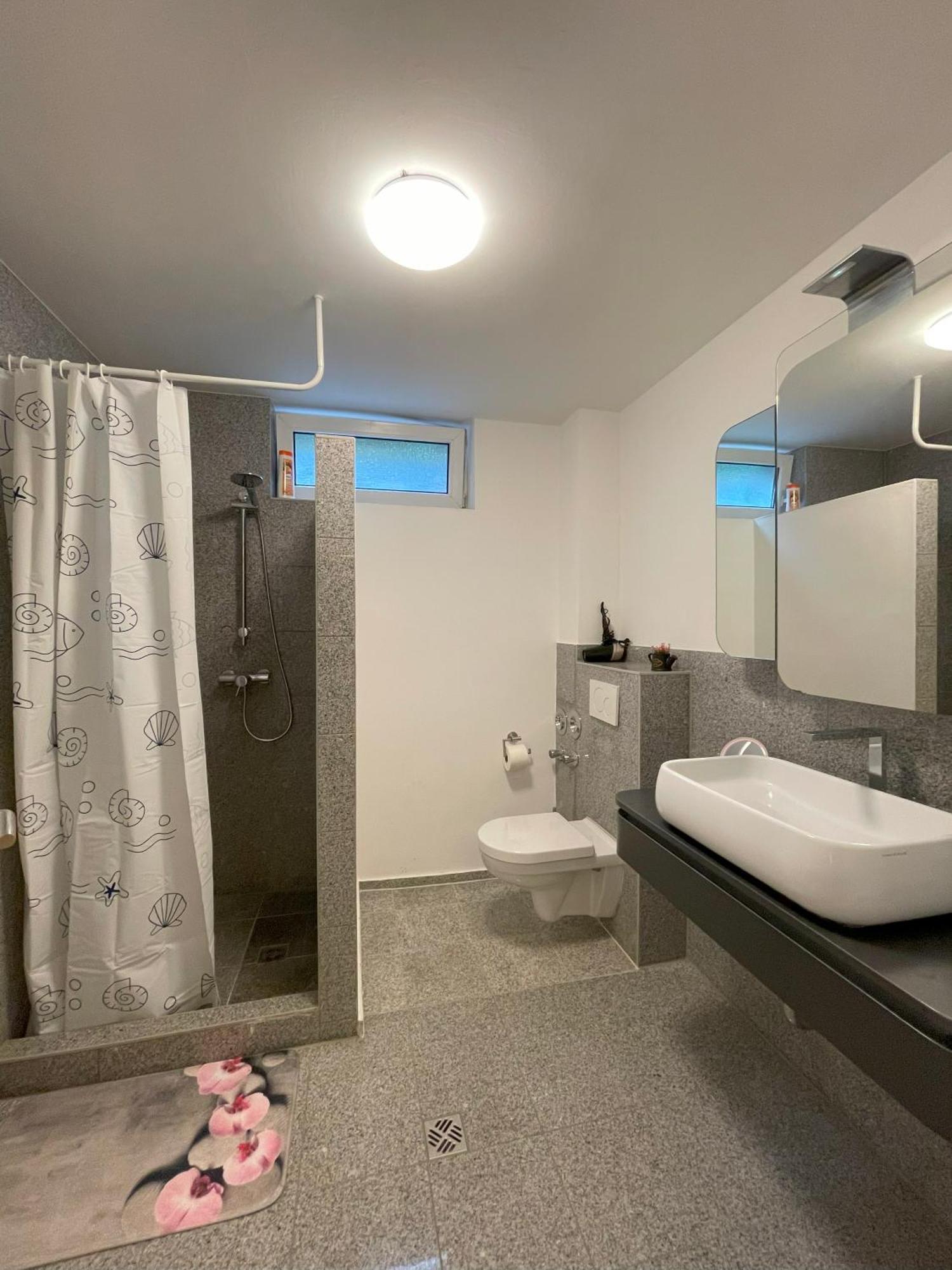 Apartment Cozy In Neusser Street *
