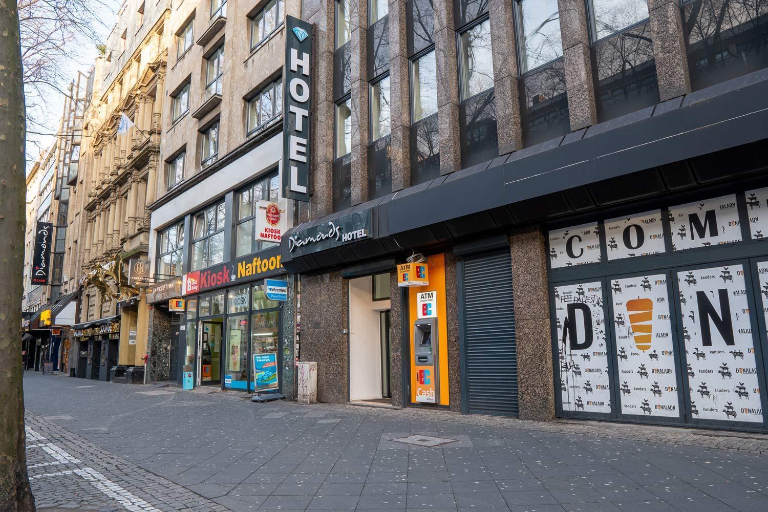 Hotel Diamonds *