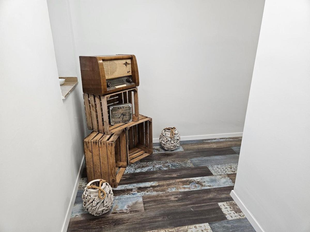 Charming Messenaehe Apartment