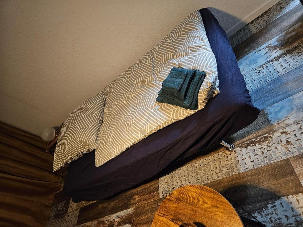 Charming Messenaehe Apartment