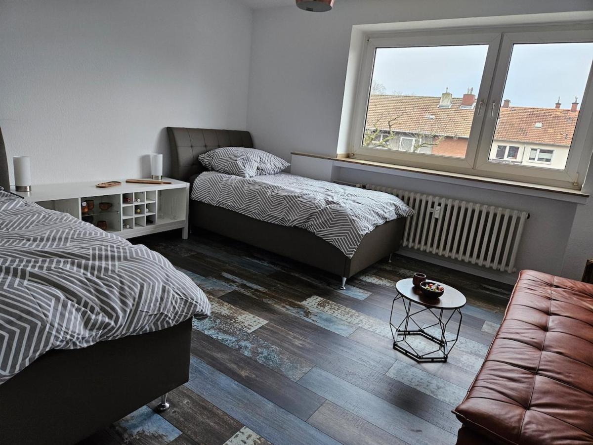 Charming Messenaehe Apartment Cologne