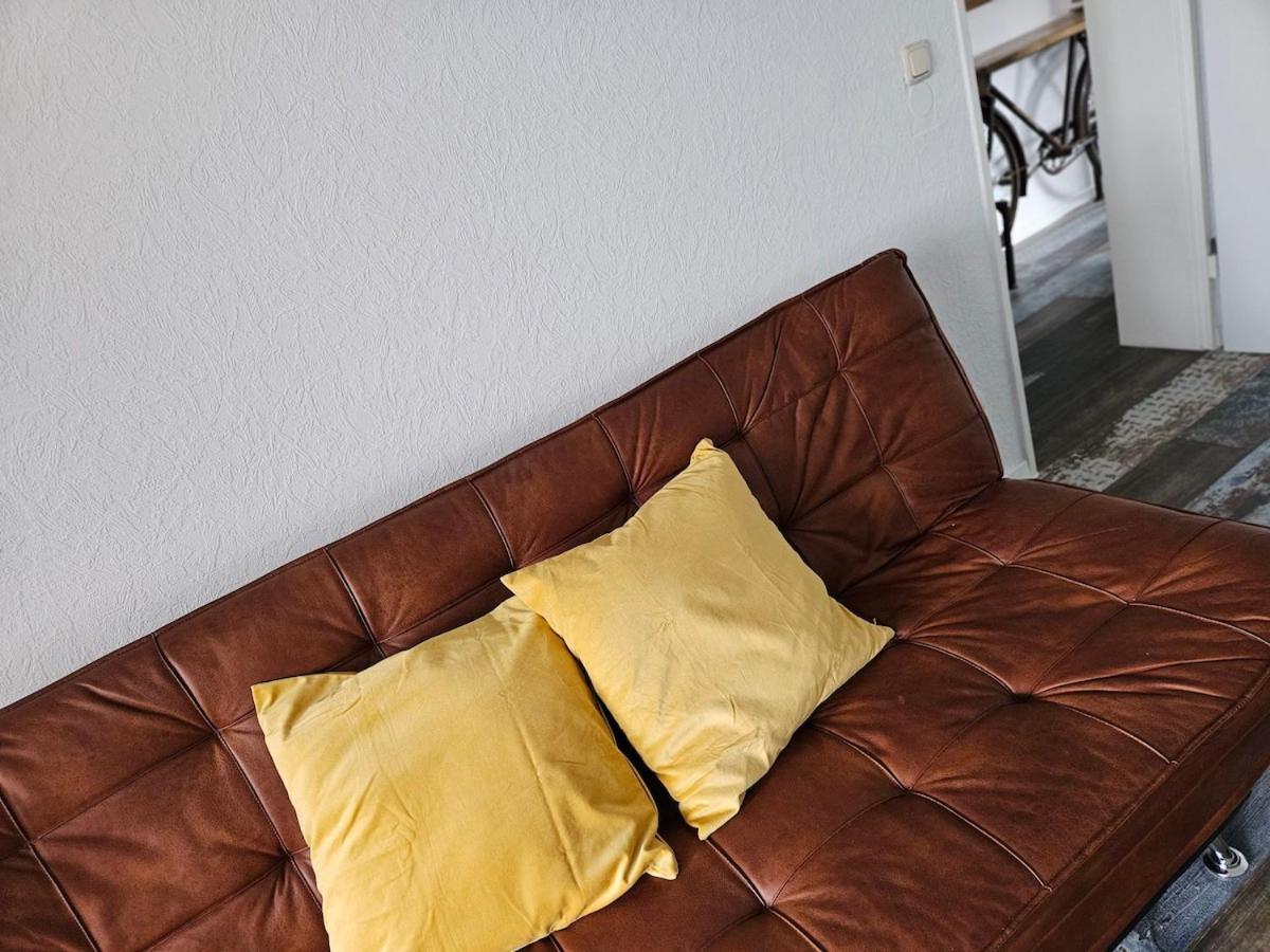 Charming Messenaehe Apartment Cologne