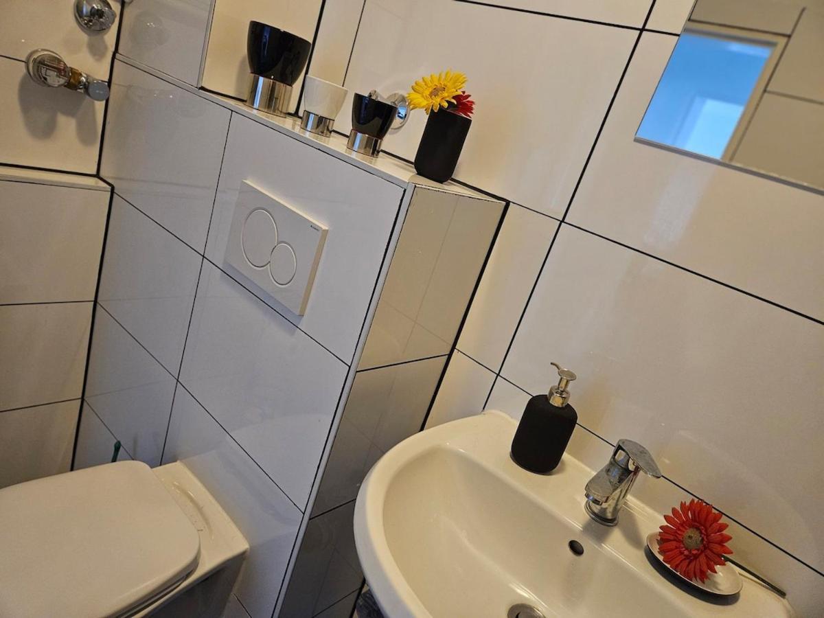 Apartment Mit Flair Koeln-messenaehe *
