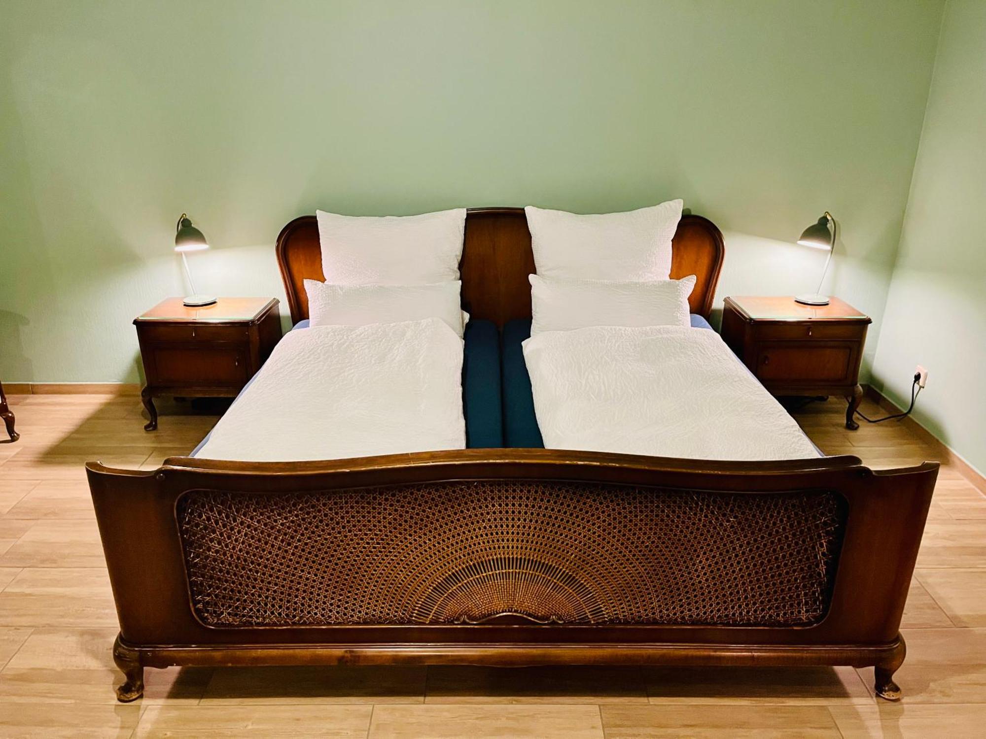 Gemuetliche Flughafen Koeln-bonn Cgn Homestay *