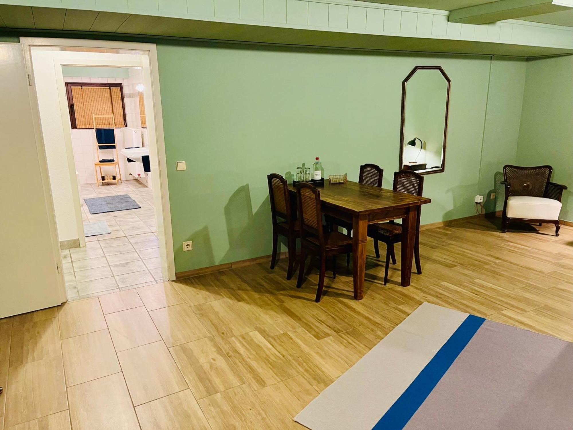 Gemuetliche Flughafen Koeln-bonn Cgn Homestay Cologne