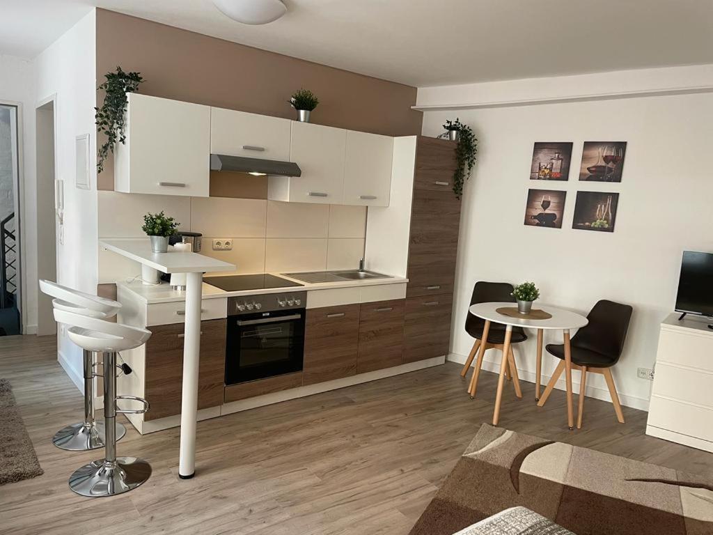Cityperle - Ruhige In Direkter Innenstadt Lage Naehe Dom - Apartment