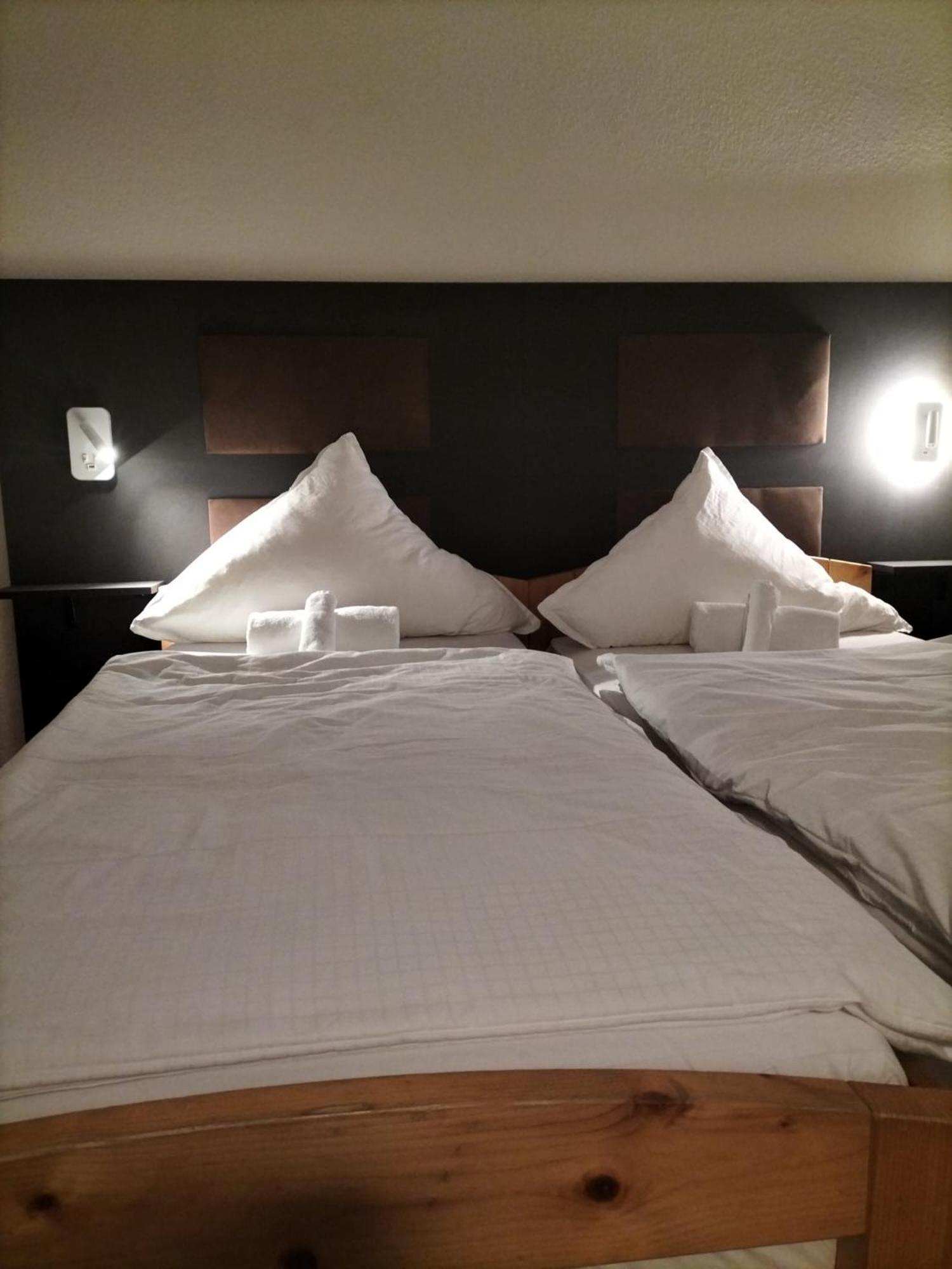 Niehler Hotel *
