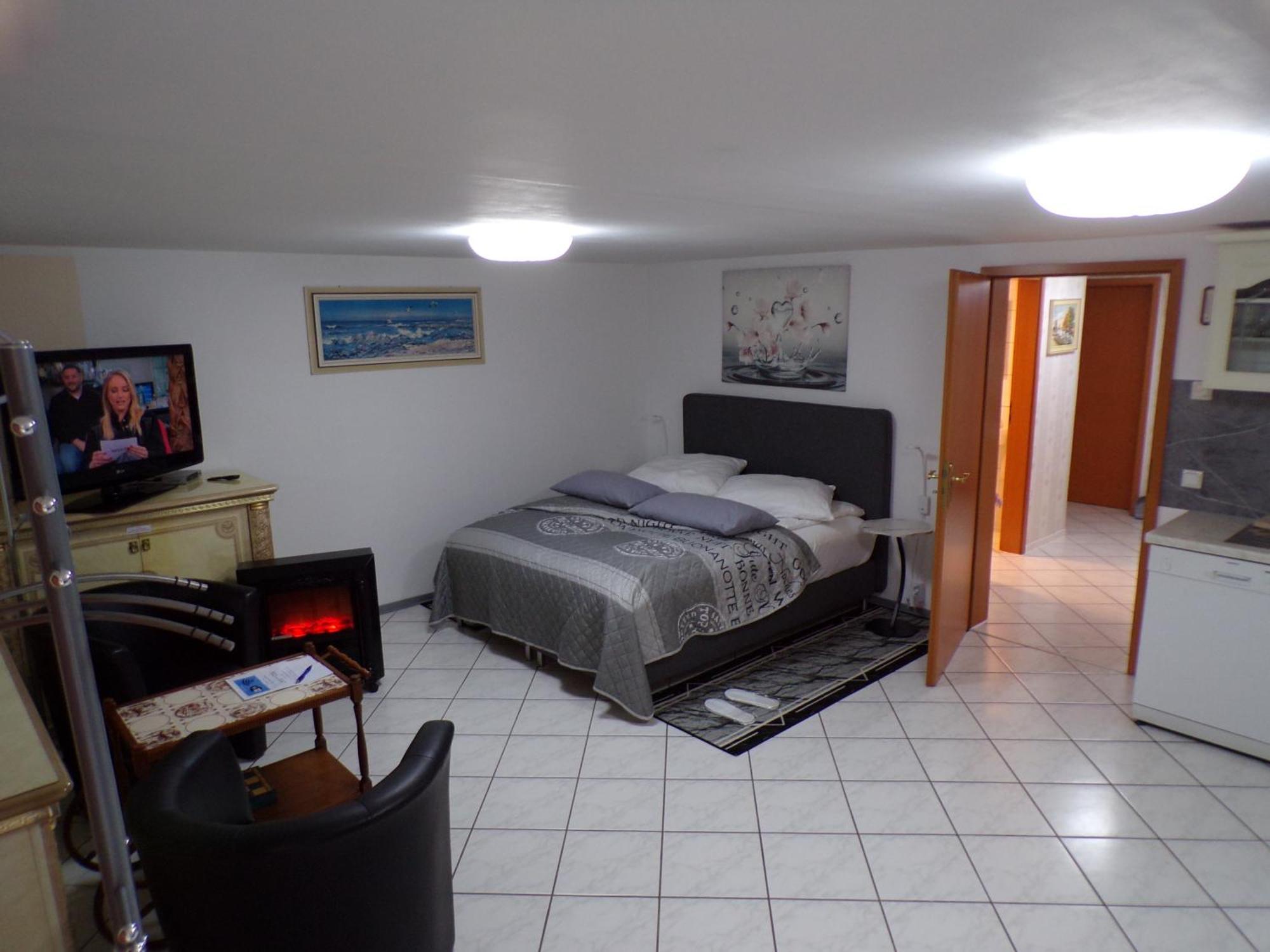 Apartment J.e. *