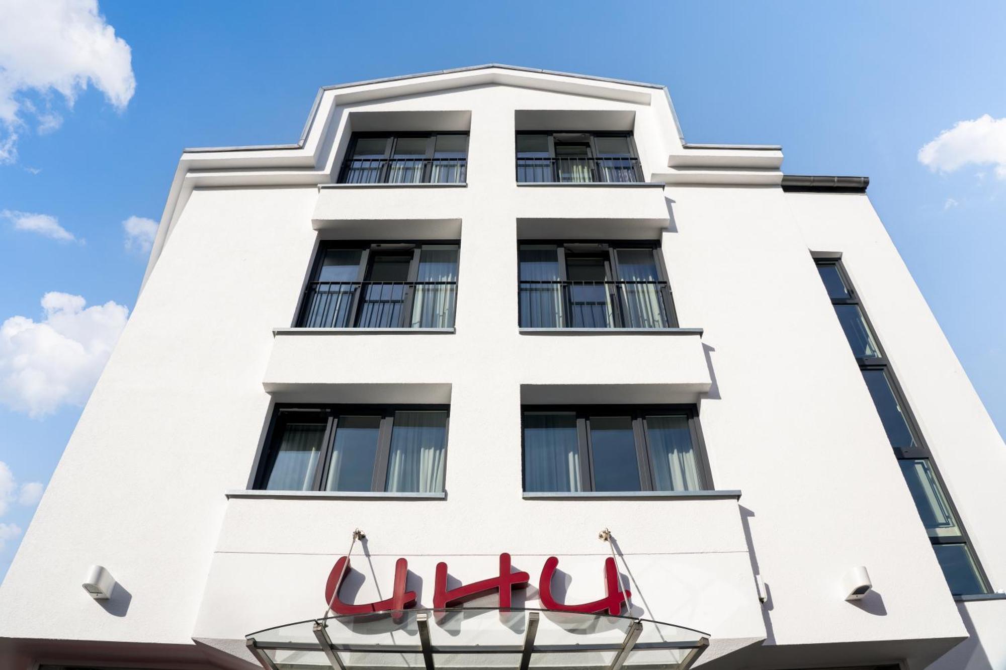 Uhu Garni Hotel 3*