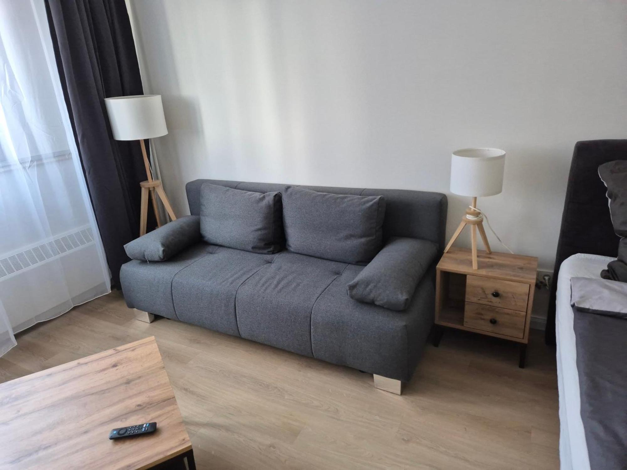 City, Centrally Located, Fully Renovated Apartment *