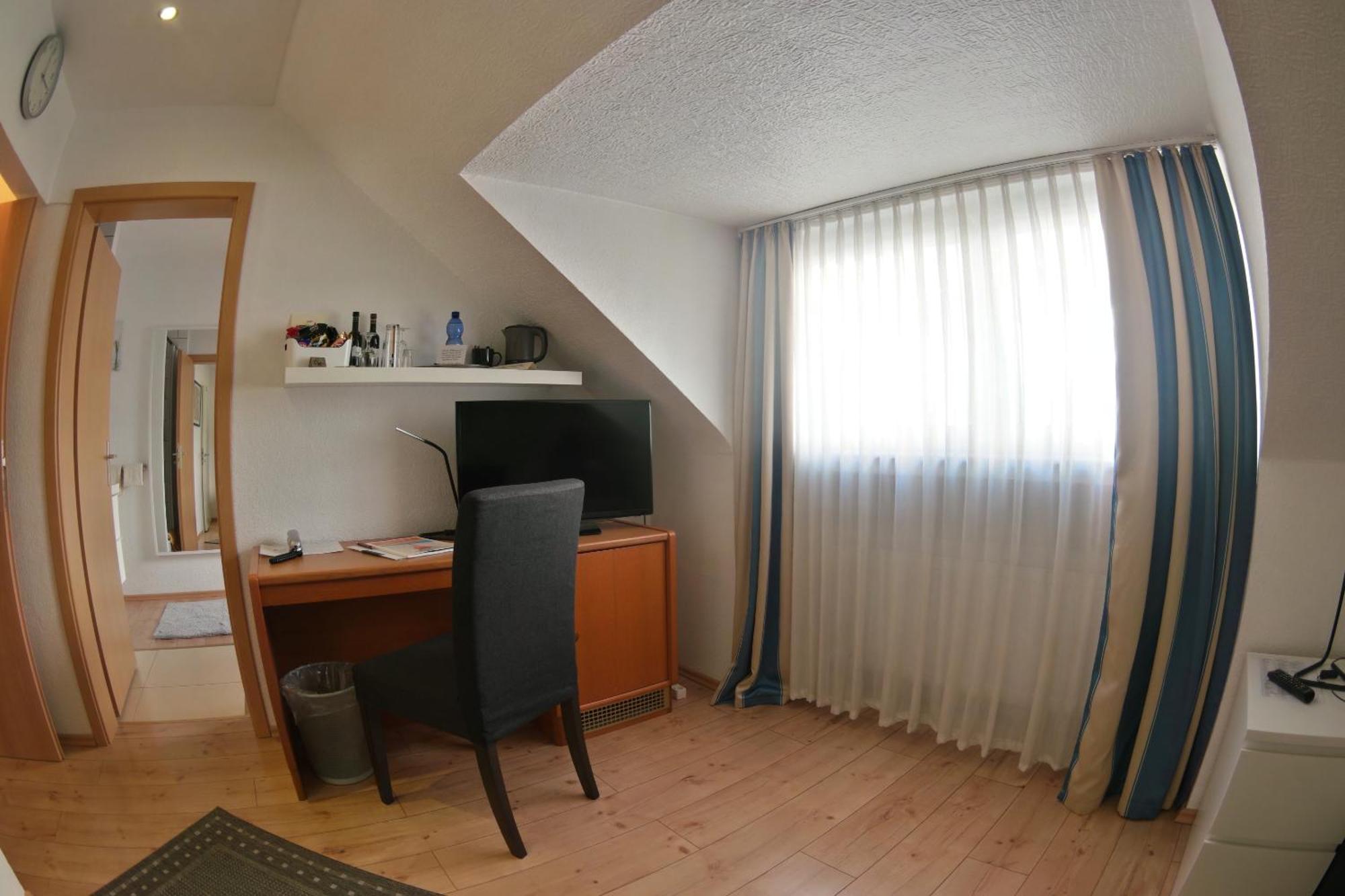 Merlin Garni Hotel