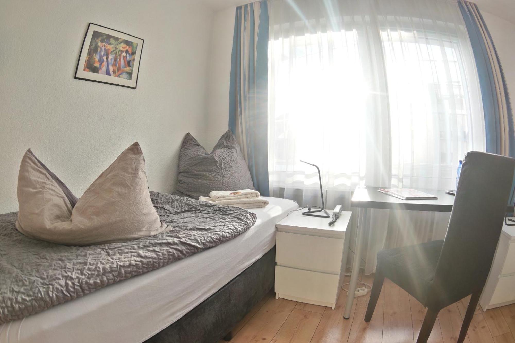 Merlin Garni Hotel 3*