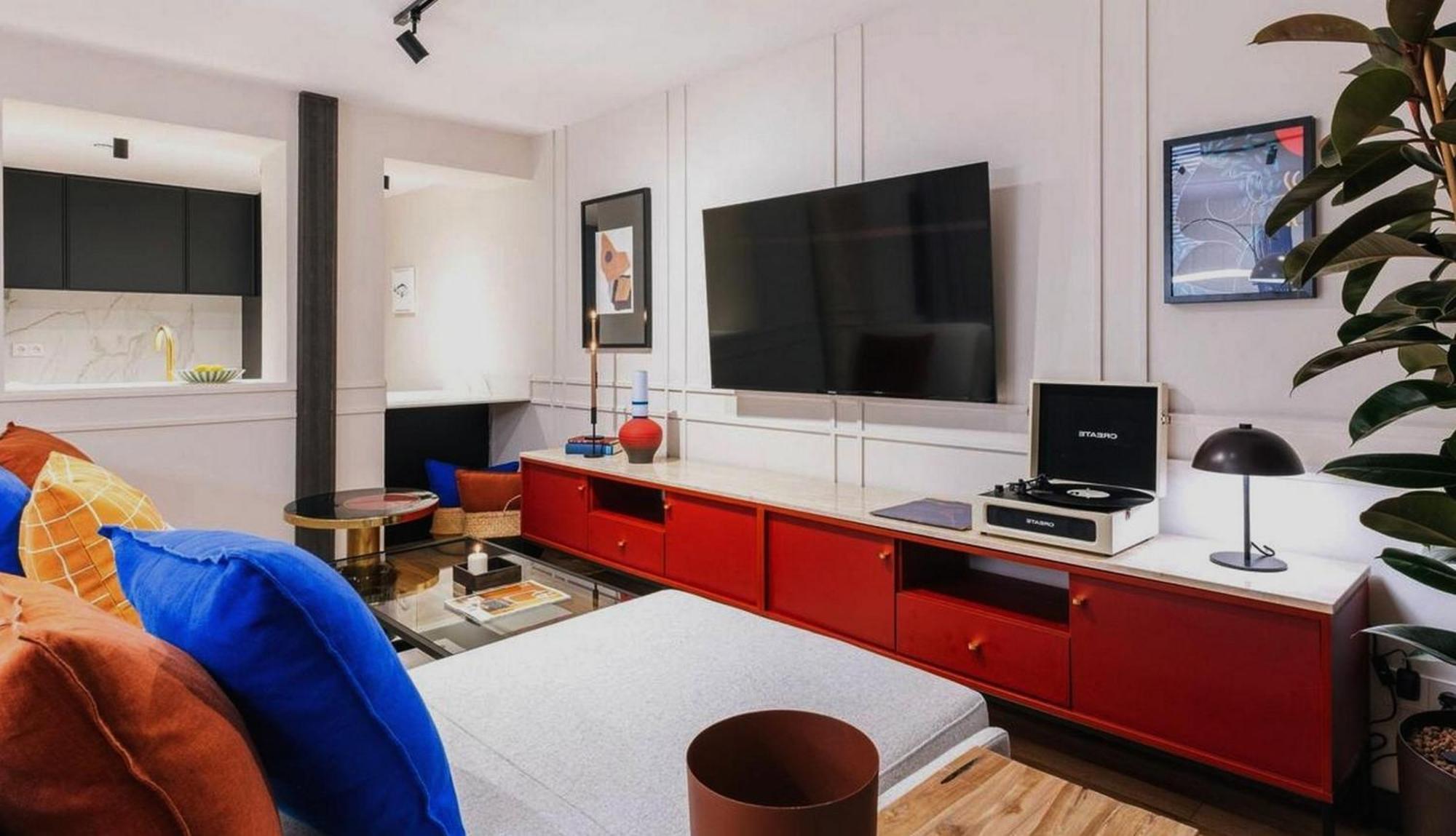 4 Bedrooms Center *