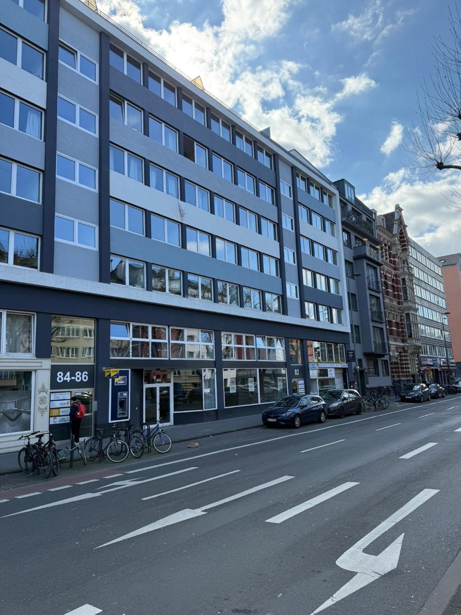 Garni Emir 3* Cologne
