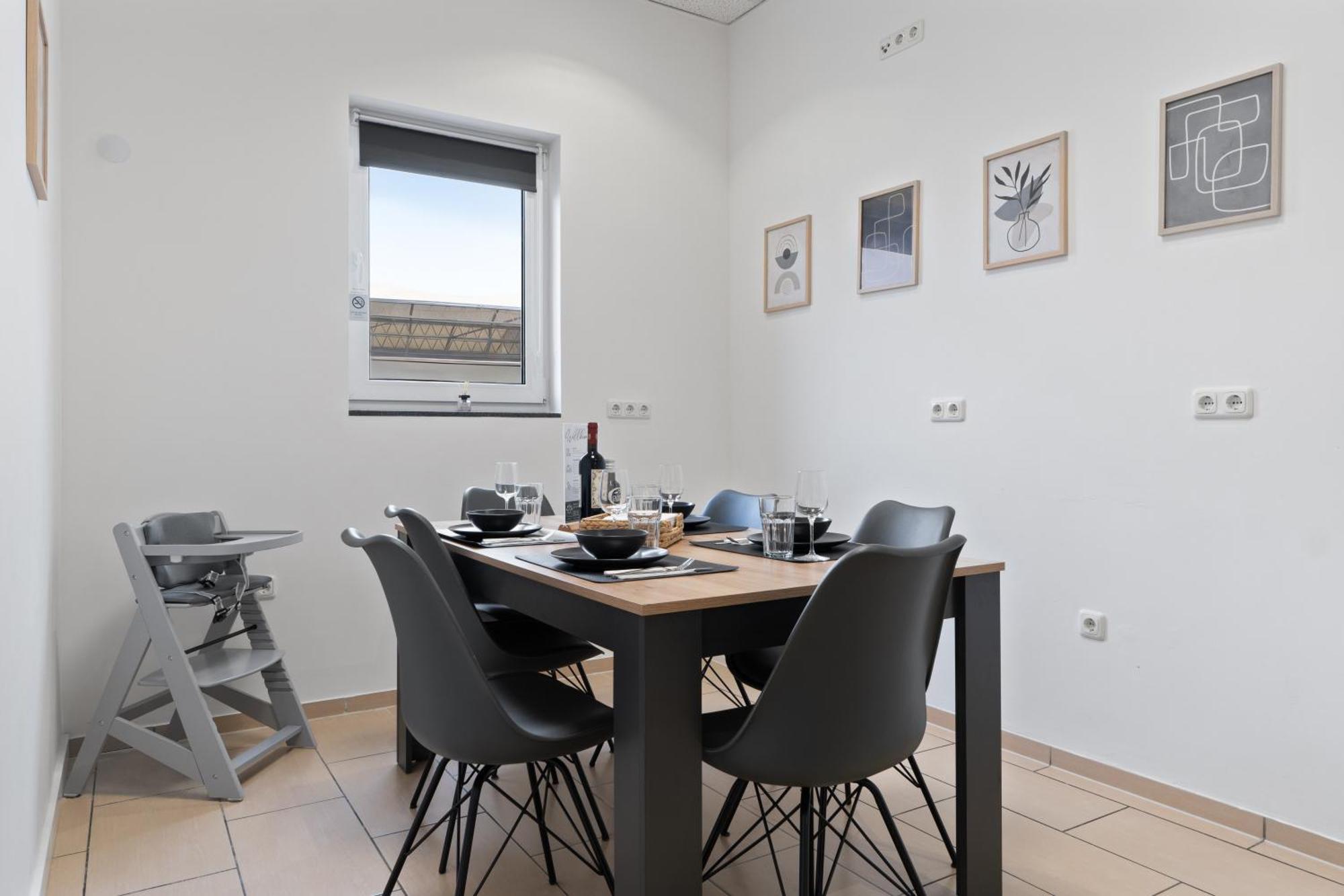 Appartement Gemuetlich Und Zentral, 3km Zum Flughafen Koeln-bonn Keulen