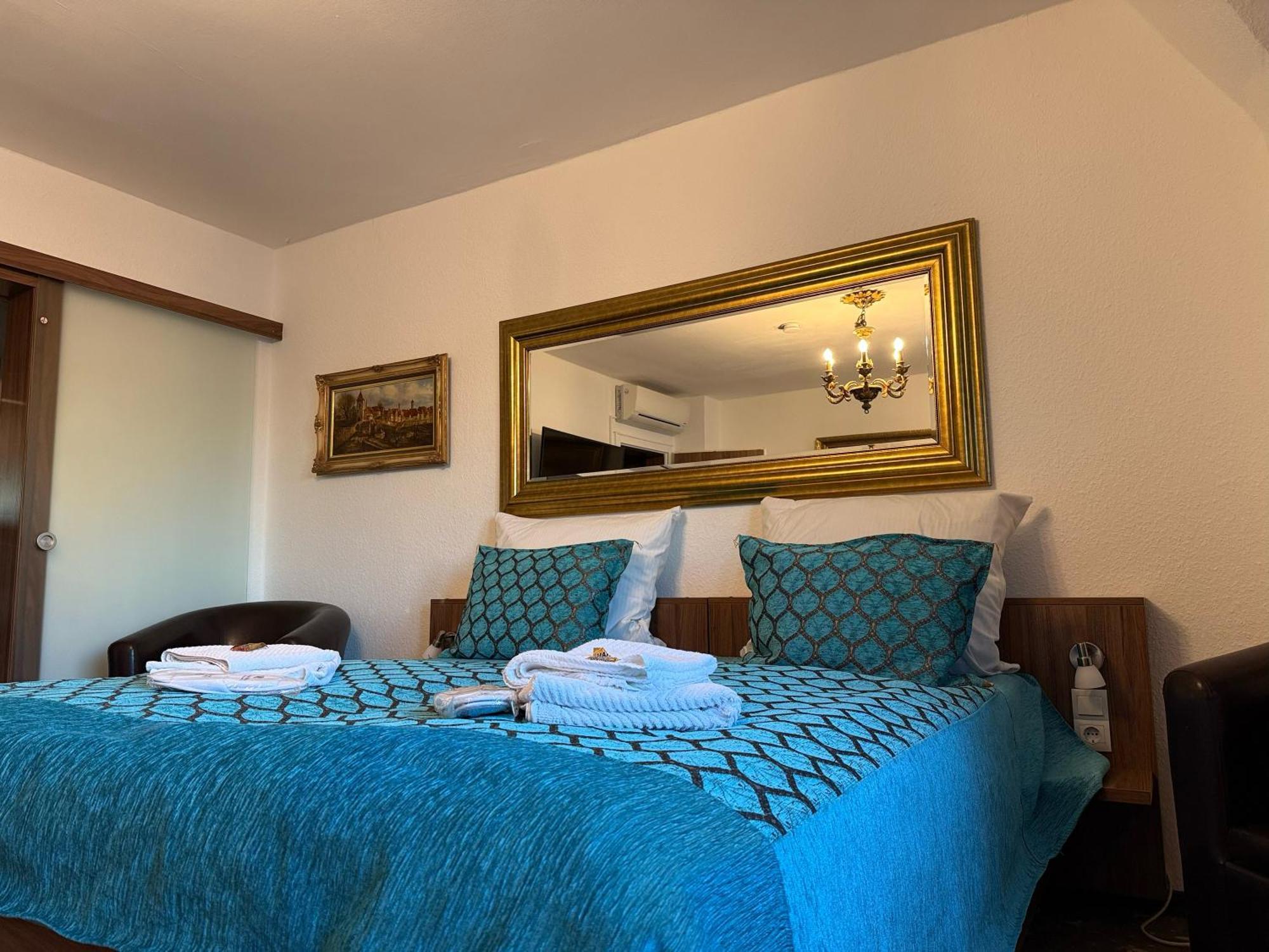 Und Restaurant Loewenbraeu Hotel 3*
