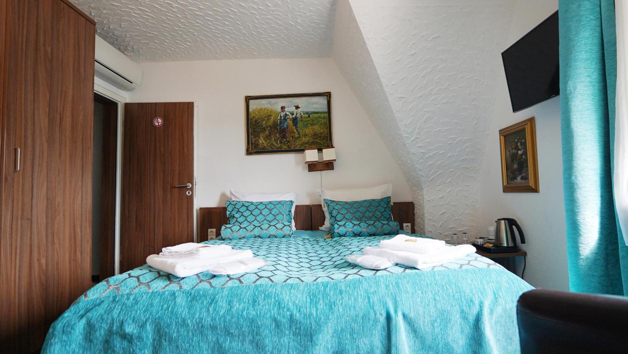 Und Restaurant Loewenbraeu Hotel 3*