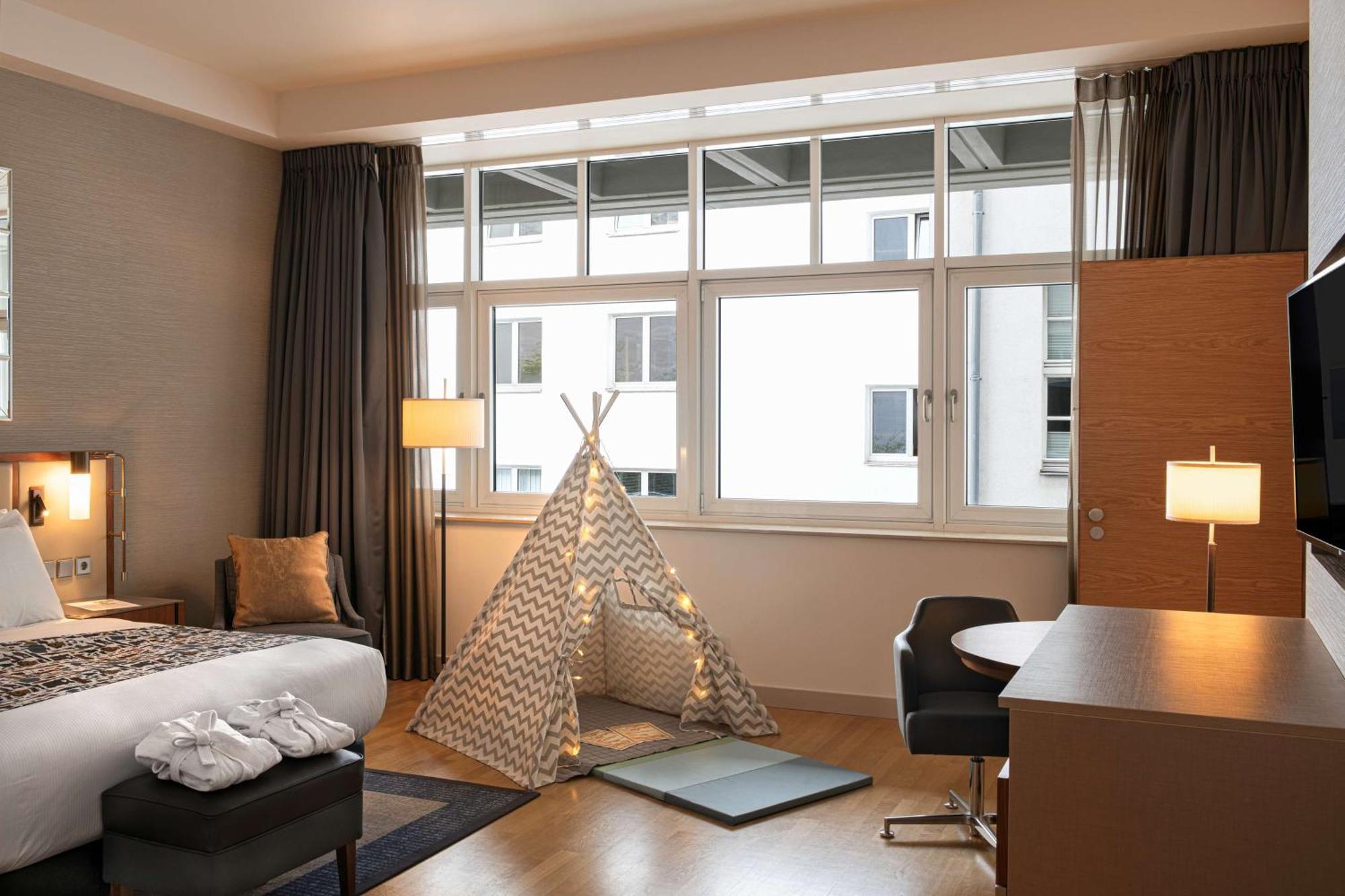 Hilton Hotel 5*