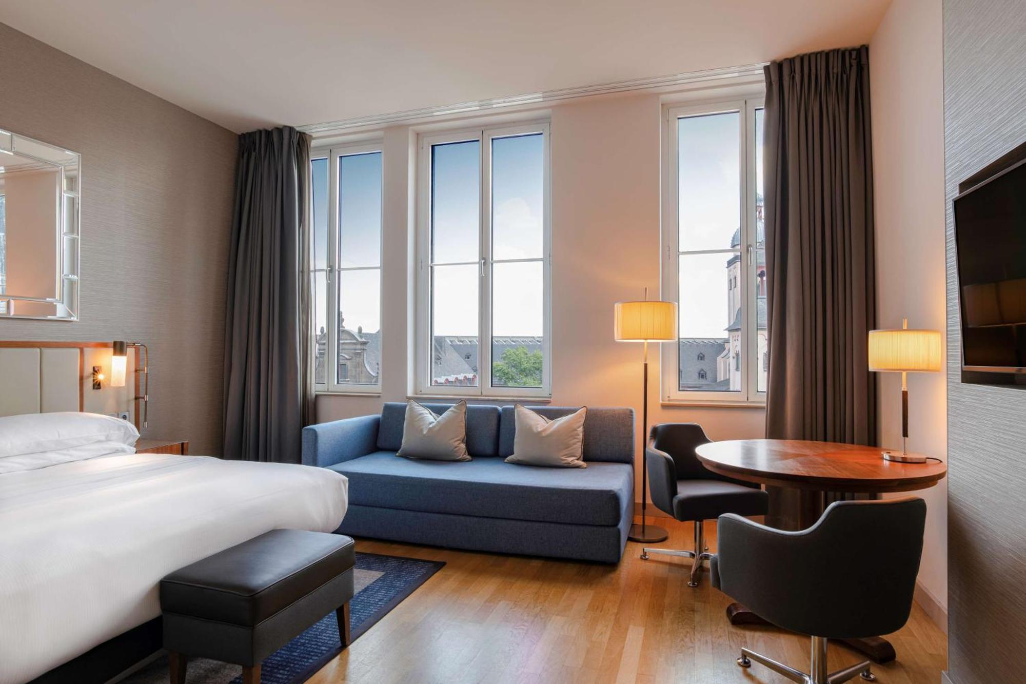 Hilton Hotel 5*