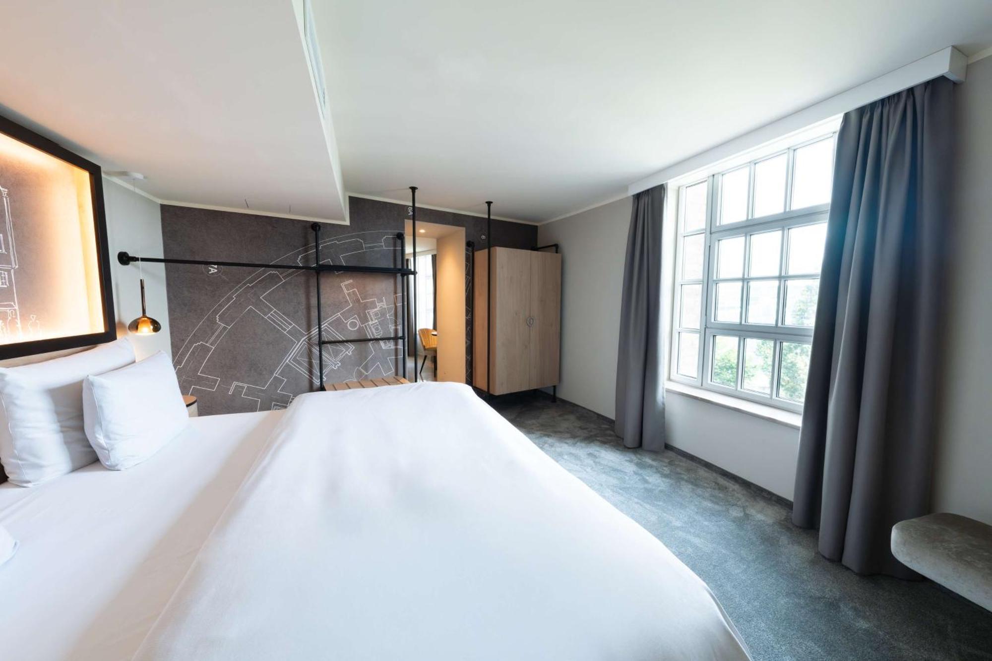 Hotel Wasserturm Cologne, Curio Collection By Hilton Cologne