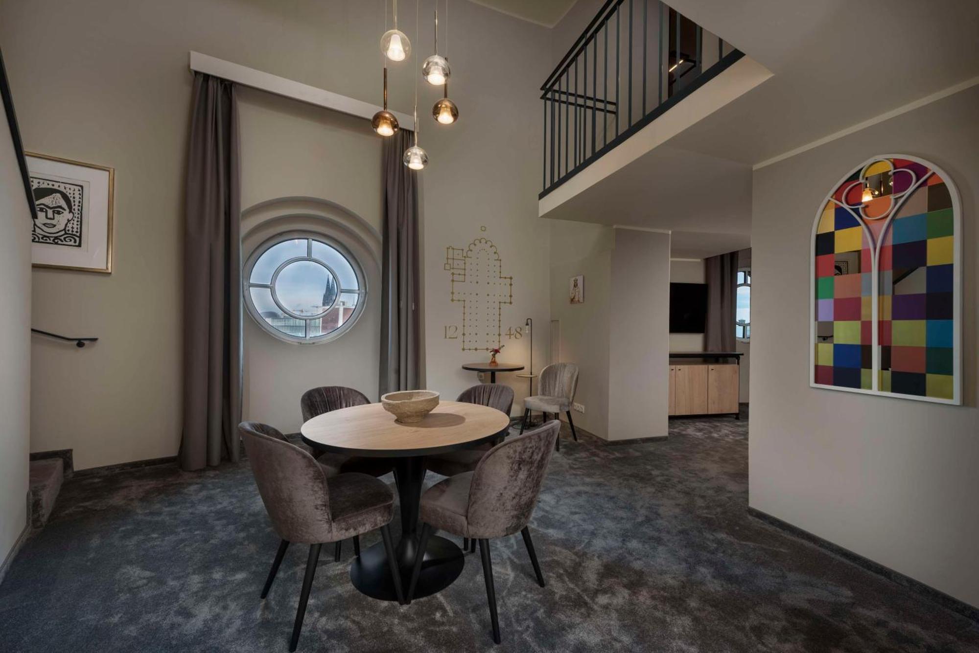 Hotel Wasserturm Cologne, Curio Collection By Hilton
