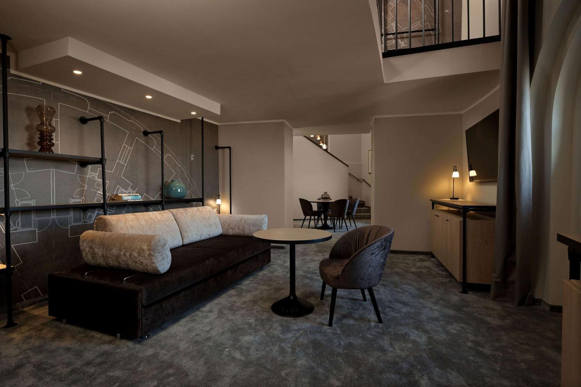 Hotel Wasserturm Cologne, Curio Collection By Hilton 4*