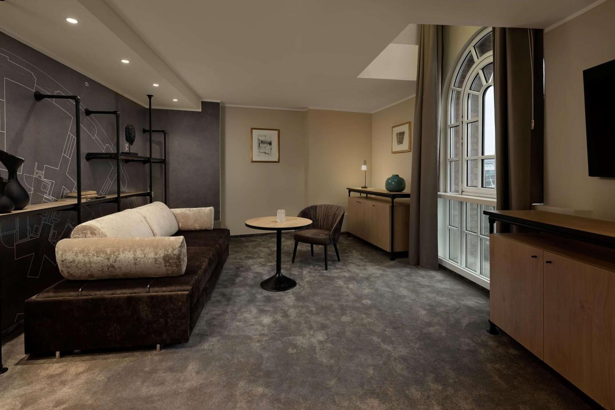 Wasserturm Cologne, Curio Collection By Hilton Hotel Cologne