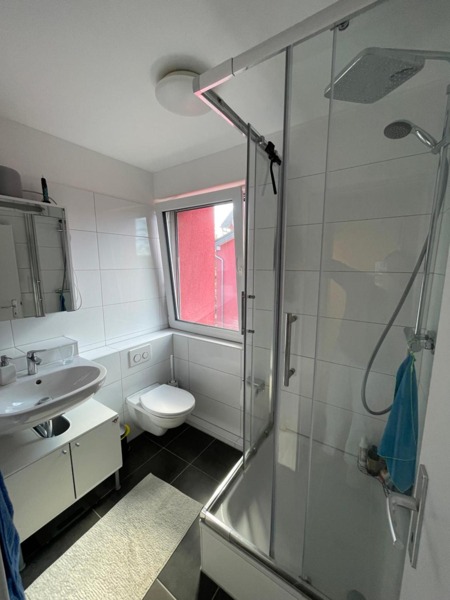 Moderne Zimmer In Koeln Lindenthal Cologne