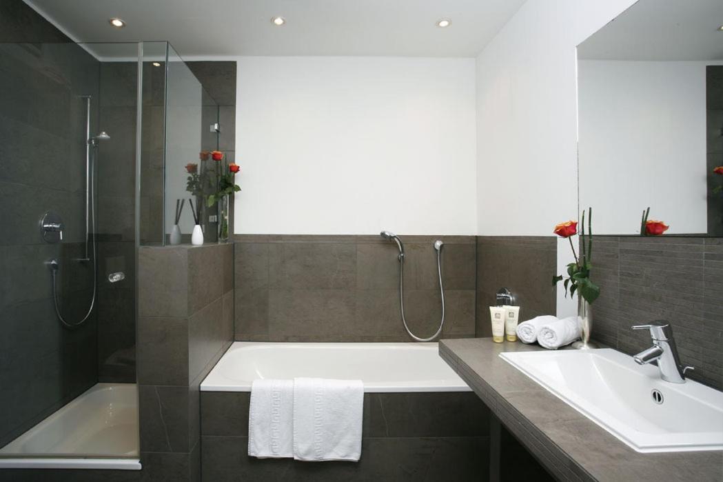 Regina -garni 3* Cologne