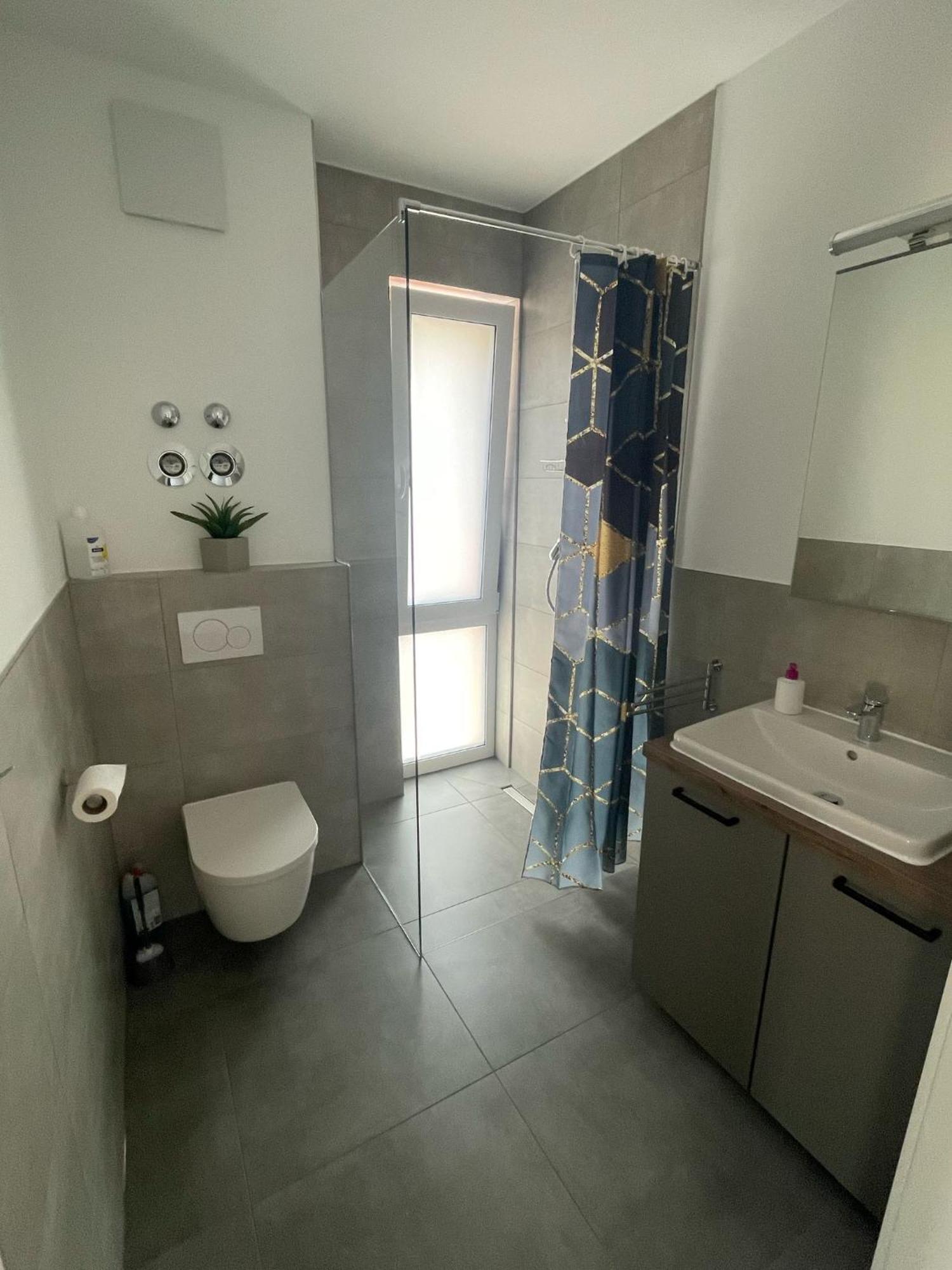 Apartment A & M