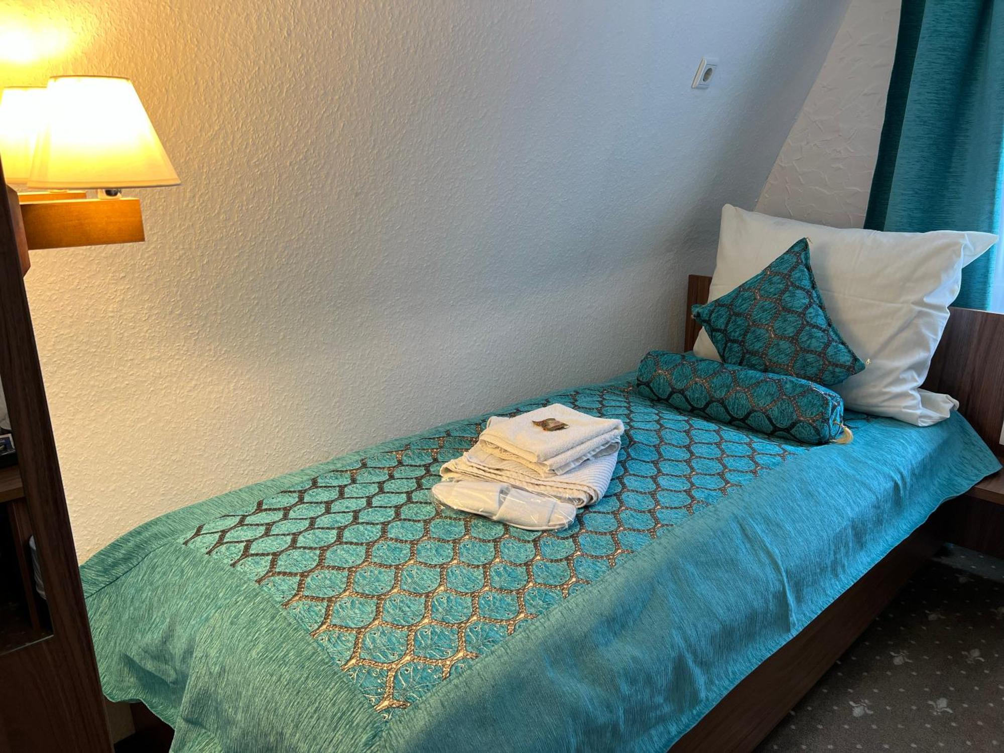 Und Restaurant Loewenbraeu Hotel 3*