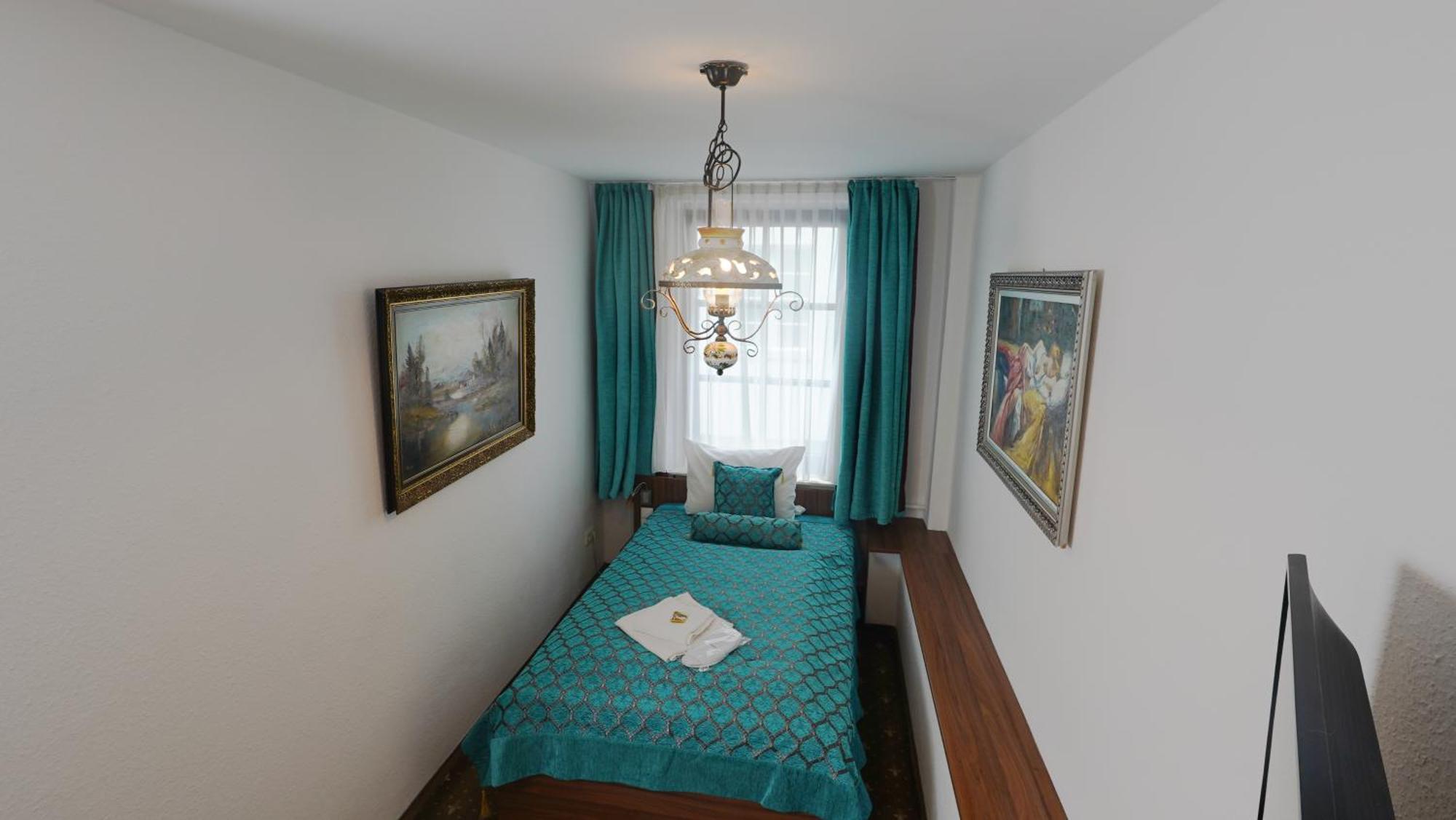 Und Restaurant Loewenbraeu Hotel
