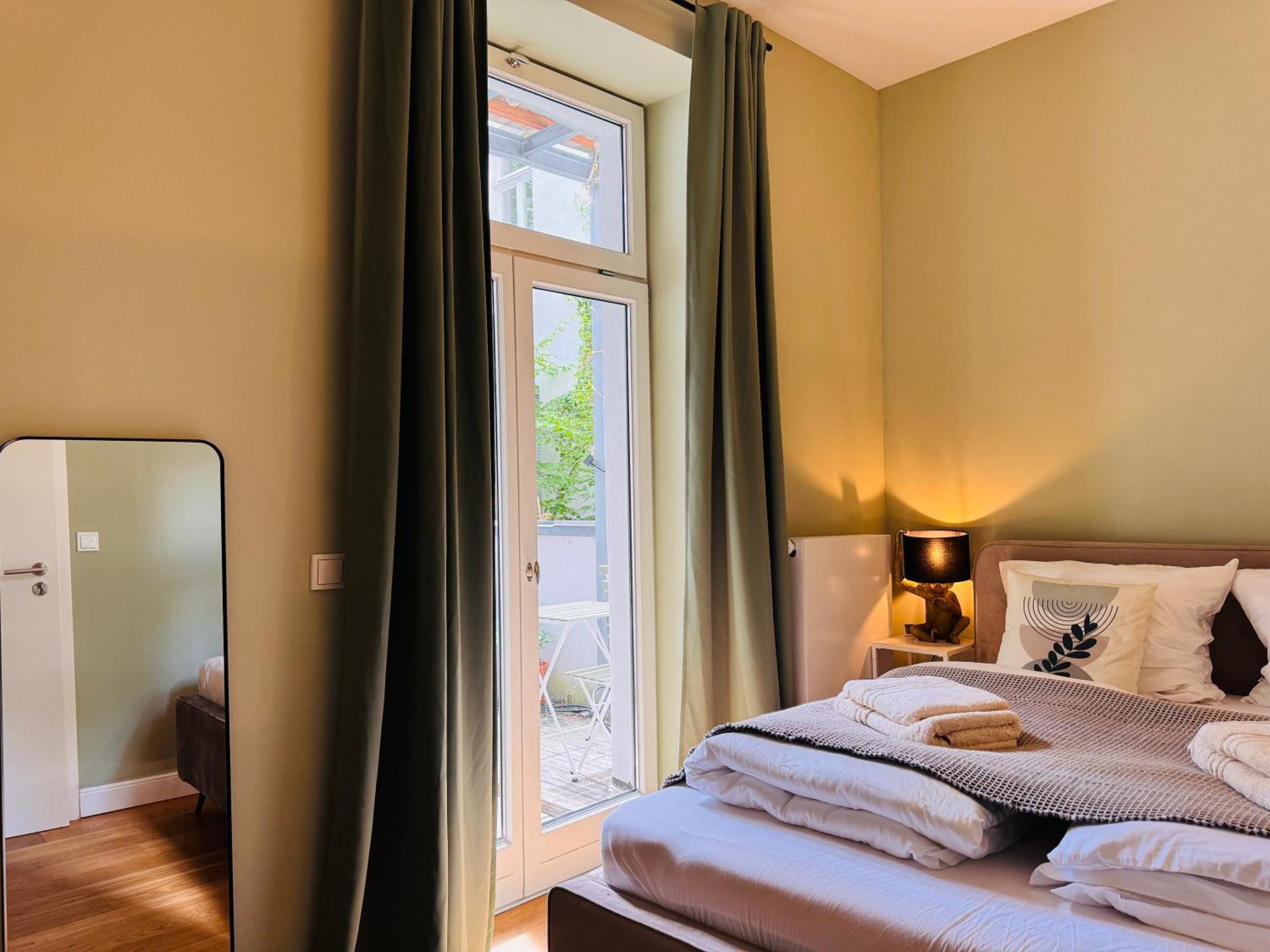 Charmantes 2-zimmer Altbau In Nippes * Cologne