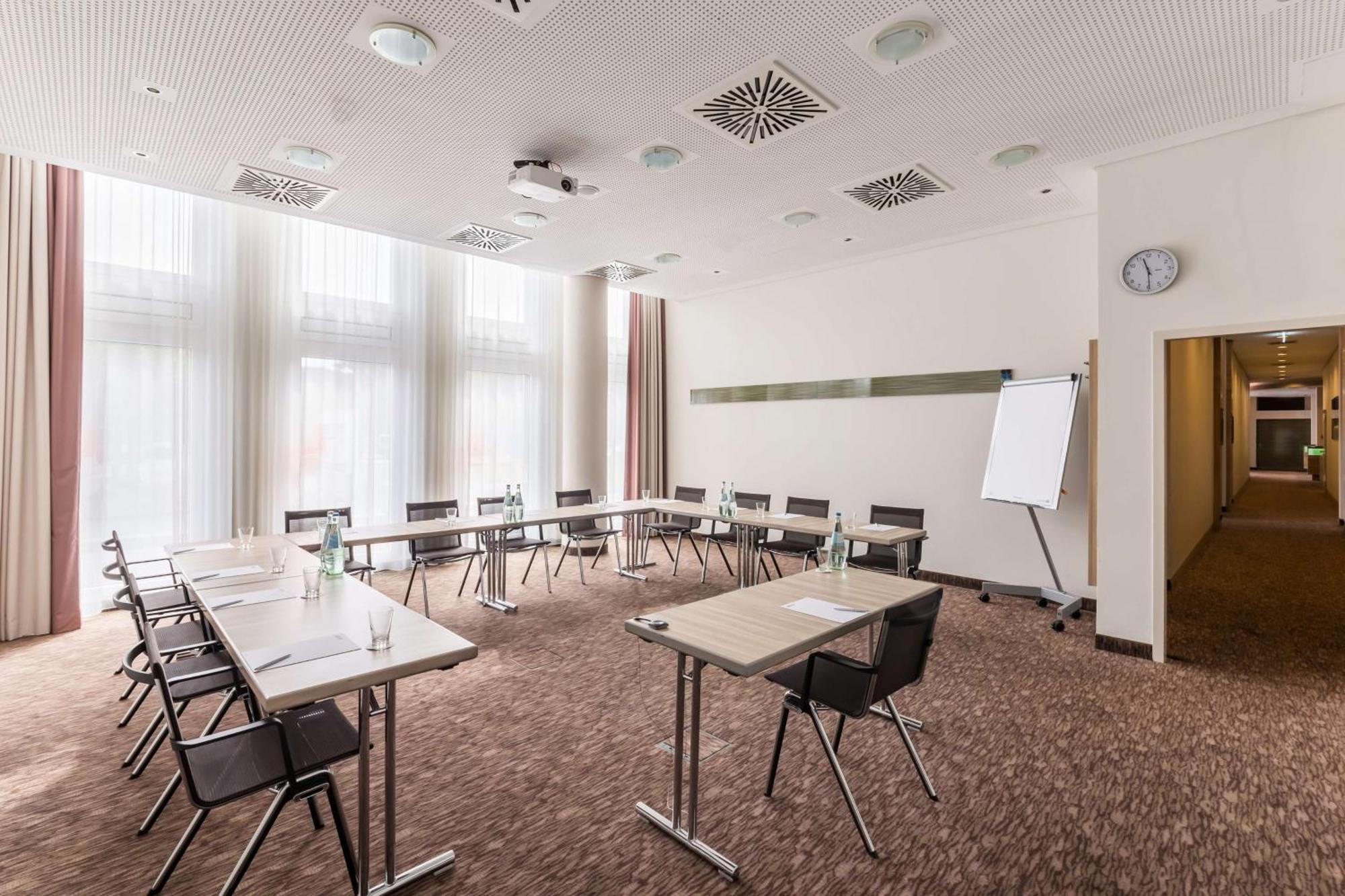 Hotel Park By Radisson West 4*