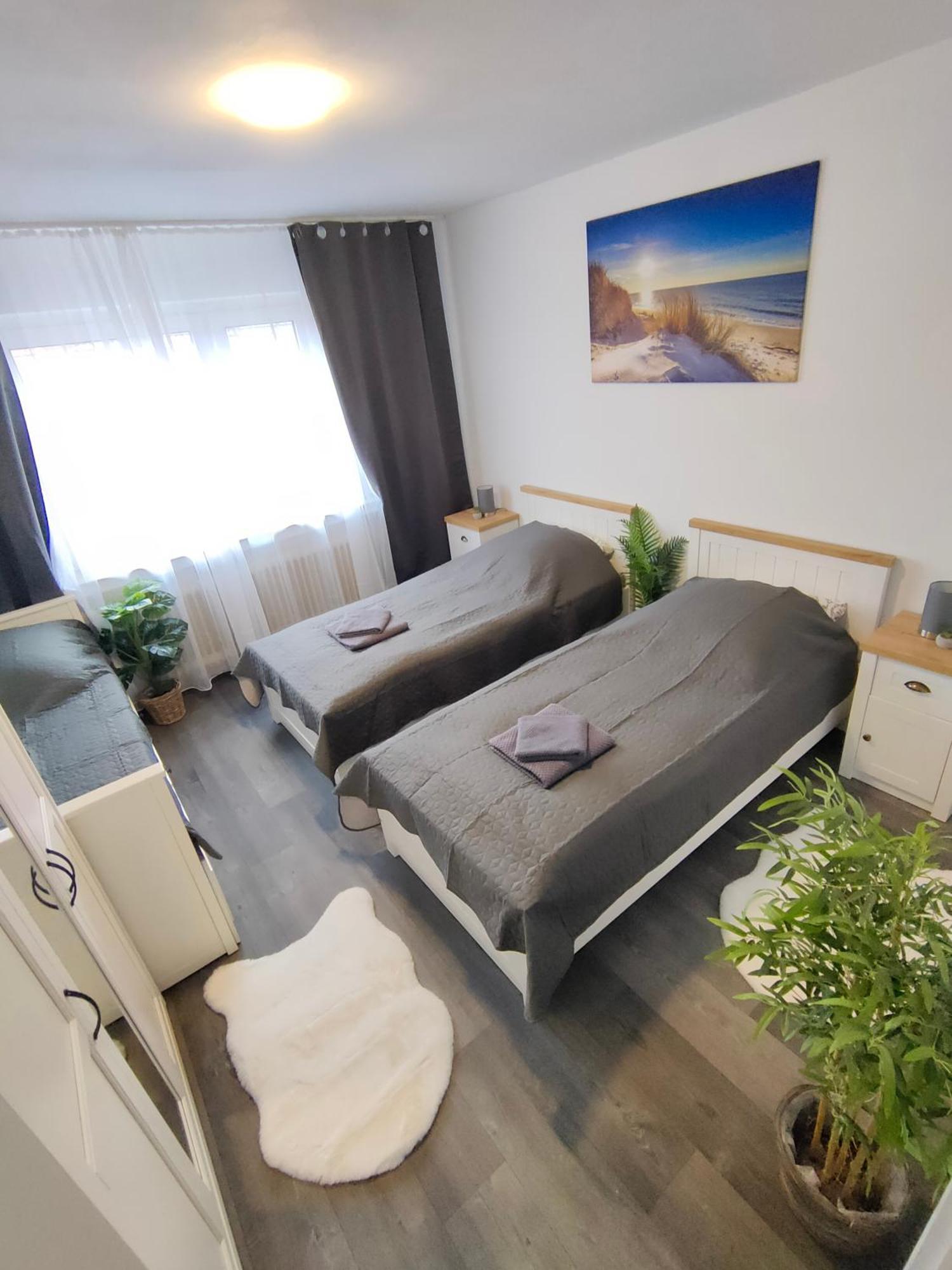 Large - Modern & Fully Equipped - Near Fair Keulen