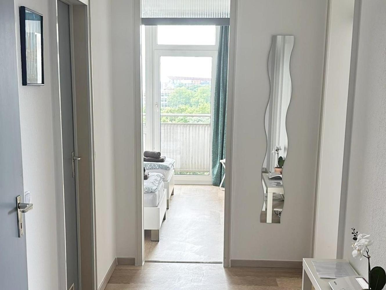 Stylish In Koeln-deutz Apartment