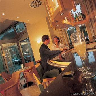 Classic Harmonie Hotel 3*